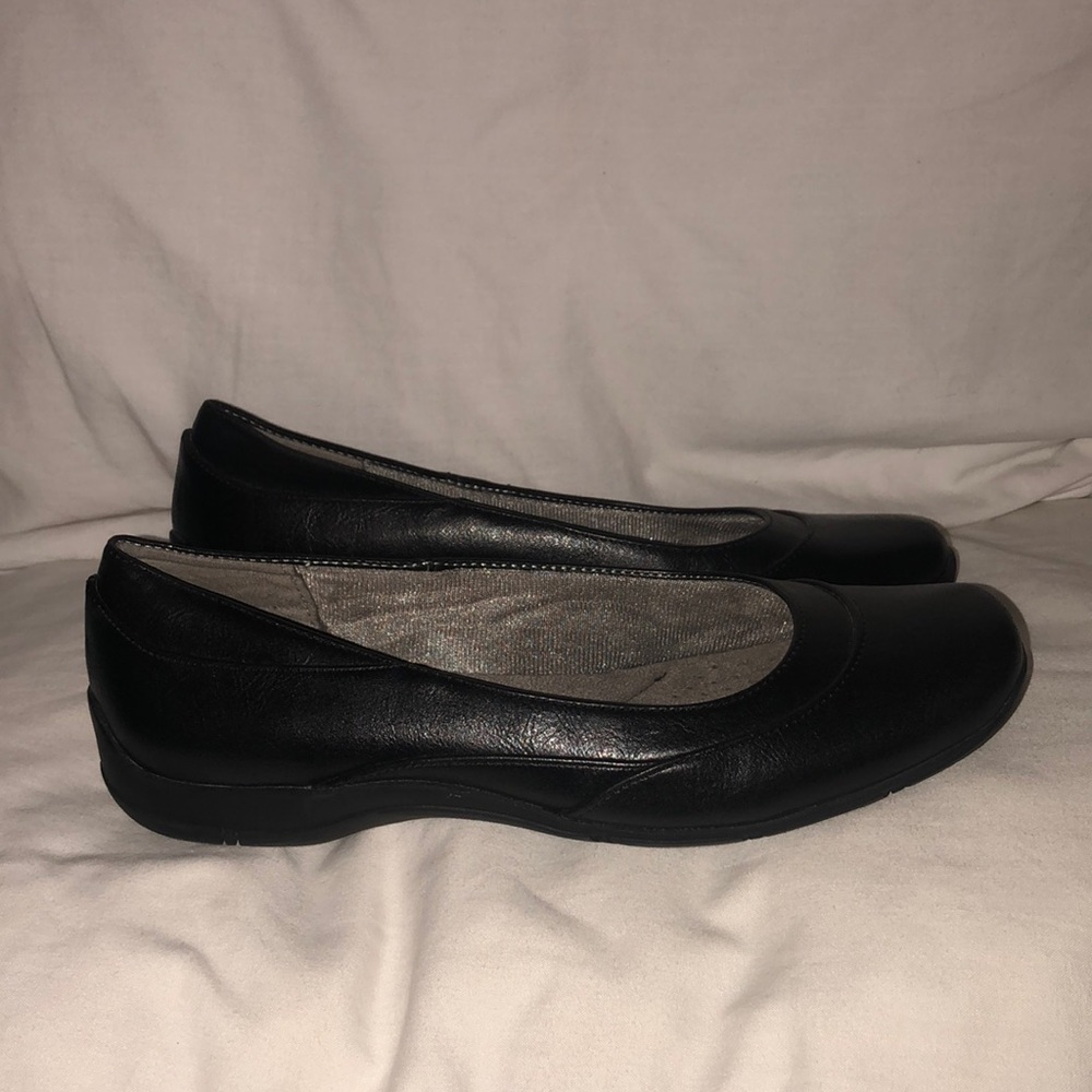Black flats - Picture 2 of 3
